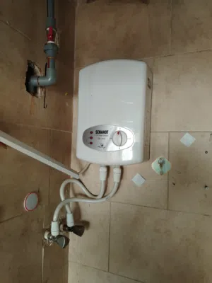 سخان مياه فوري نوع تركي بحالة الجديد نوع Senahot