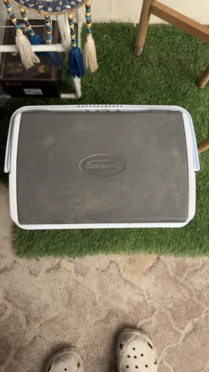 30-liter food storage container
