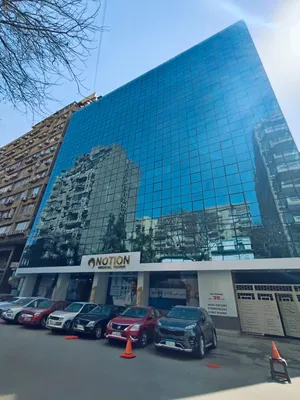 1000 m2 . Landlord0