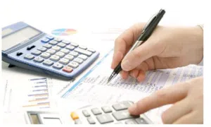 تقديم خدمات محاسبية و ضريبية