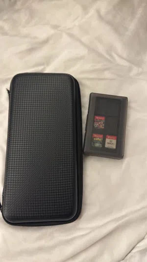 حقيبة ننتندو سويتش مع حافظة لألعاب سويتش