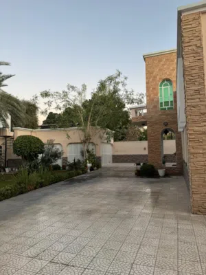 للبيع منزل في مسقط الحيل الشمالية بالقرب من مطعم ريدان بمساحة أرض كبيرة وبسعر أقل من السوق