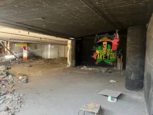 For Sale – Prime Commercial Property   ELMIRAGE MAll   • Size: 257 m2  • Frontage: 21 m  • Conditi