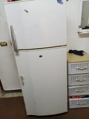 ثلاجة نوع ايديال