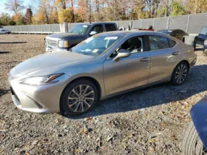 Used Lexus ES in Muscat