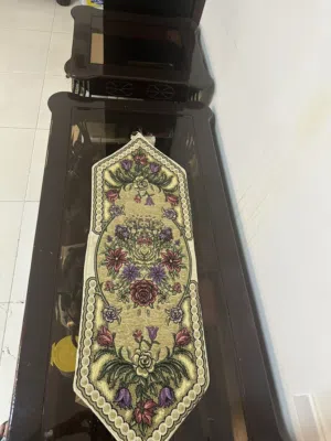 3 طاولات 2 صغيرة ووحدة كبيرة