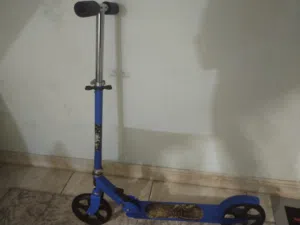 سكوتر ازرق
