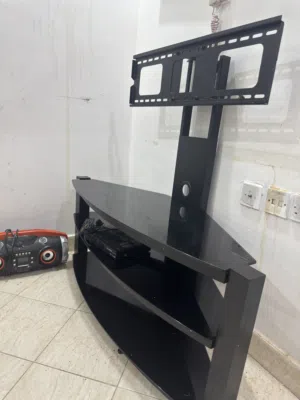 بيعه سرررريعه طوله وحامل تلفزيون 2x1 بحاله سليمه جدا وممتازه سعر الشراء كان 90 د البيع 20 د