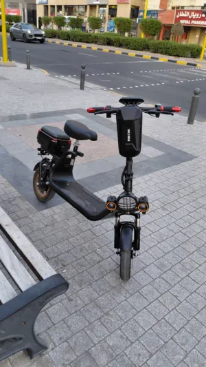 Aero X12 electric scooter