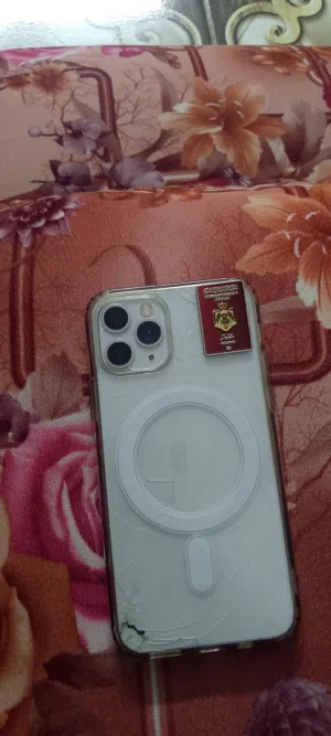 بدو شاشه وبطاريه iphone 11 pro للبيع وضعو سيئ شوي