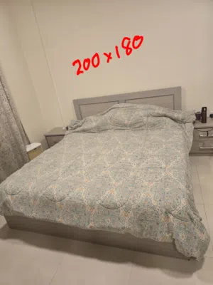 bed king size with side tables