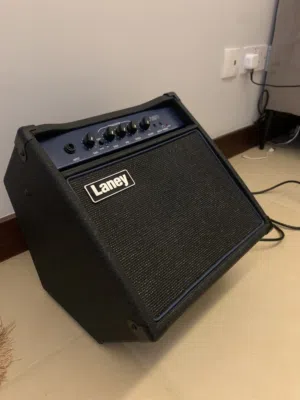 Bass speaker Laney rb1 سماعات بيس جيتار شركة ليني