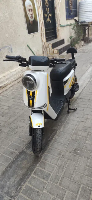دراجة ار 11 للبيع البصرة الحيانية ب650 وبيها مجال لشراي