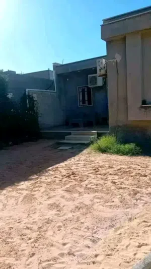 130 m2 3 Bedrooms Townhouse for Sale in Tripoli Al-Bivio