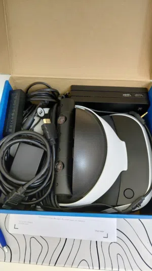 في ار مستعمل بس شهر ونص يشتغال على سوني 5وبي سي وسوني 4