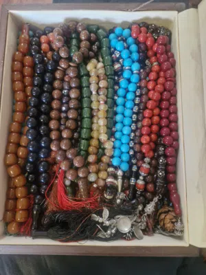 مسابح بأحجار كريمه
