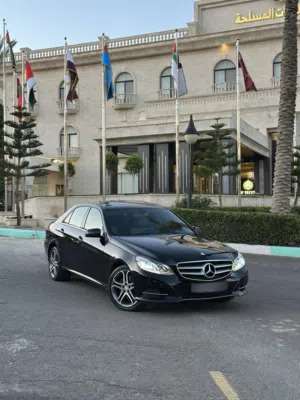 Mercedes - E200  2016 (Clean Title) in Amman