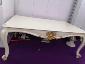 طاوله ملكي ابيض تركي