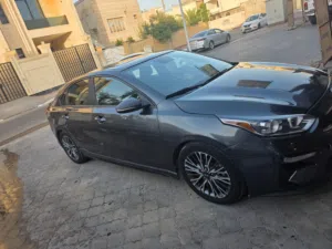 سيراتو جي تي بصمه فول مواصفات السعر 110  وهذا رقم صاحبها