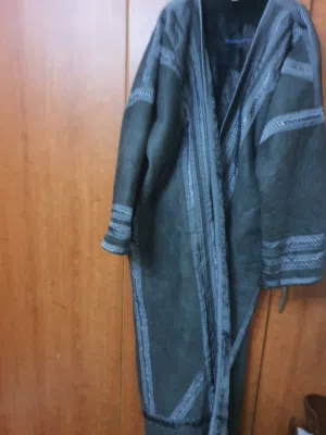 متوفر  قطعه واحده   عبايه رجالي مغربي  سبب البيع القياس  طلع كبير