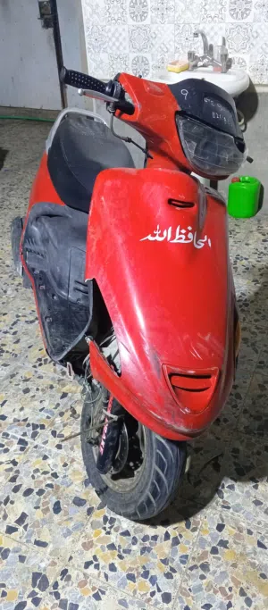 سلام عليكم فراشه للبيع مامفتوحه بس الكفر مكسور دراجه حلوه وقويه ماتعبك