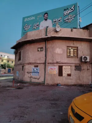 طابق أرضي كامل للإيجار مشروع تجاري موقعة ركن قرب الجسر الأحمر مقابيل الدائره للكهرباء