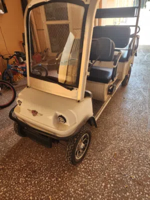 سياره golf kart كهربائية.