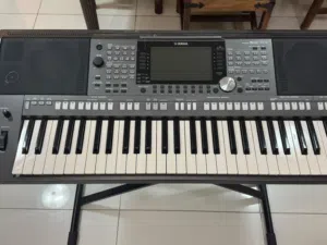 Yamaha PSR-S970 Professional Arranger Keyboard