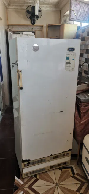 ثلاجهه  جنرال ستيل  عاطلة  للبيع