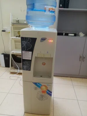 للبيع مبرد مياه مستعمل (حار / بارد) Used Hot & Cold Water Dispenser for Sale