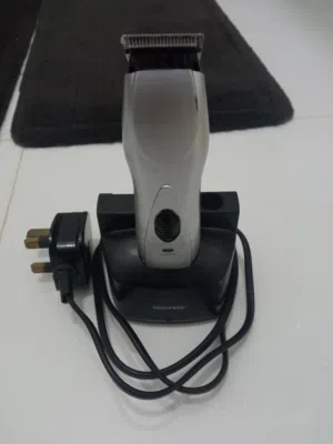 مكينة حلاقة جيباس مع كامل ملحقات الاسلكية