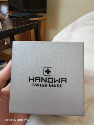 ساعة سويسريه من شركة HANOWA مكتوب عليها رقم الموديل