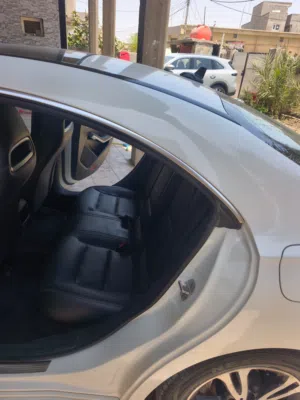 مارسيدس cla 200 موديل 2015 وارد خليجي وكالة bcm تبديل الباب خلف السائق بسبب طخة بسيطة مكان بابل