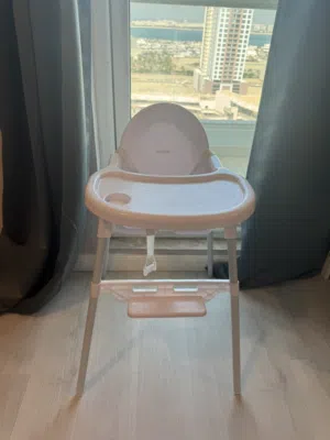 كرسي طعام للاطفال مرتفع والت 2 في 1 من جونيورز استعمال نظيف Clean baby dining chair