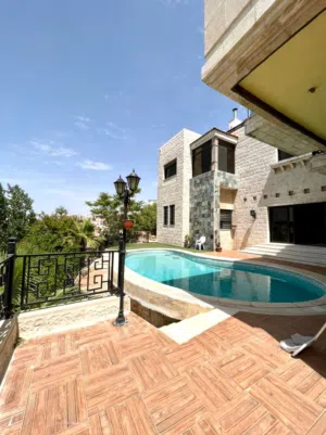 5 Bedrooms . Furnished . Weekly1