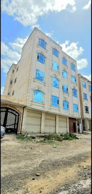 عماره تجاريه  9 شقق  والمحلات ب 470 $ في بيت بوس