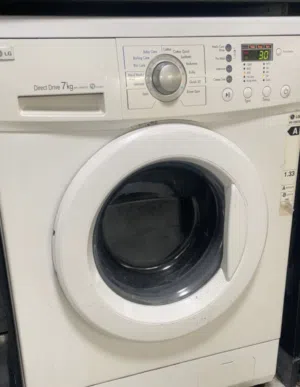 غسالة ال جي (. LG ) للبيع 7 كيلو