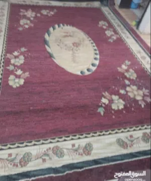سجادة حمراء مقاس 3,5 في 2,5