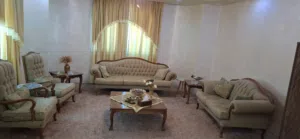 طقم كنب بحالة جيدة للبيع