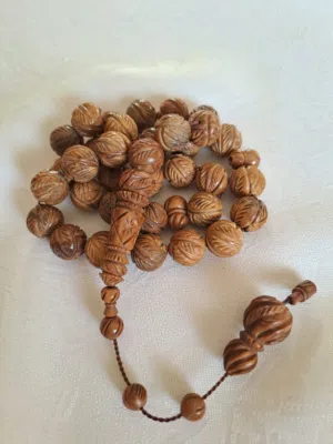 مسبحة من خشب الكوك حفر انتيك  13.5ملم