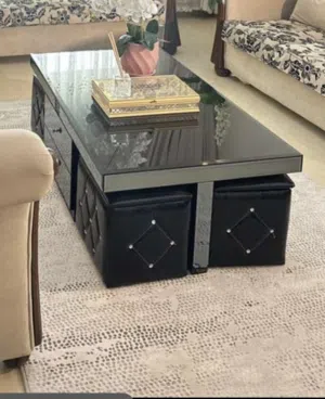 طاولة فخمة جدًا للبيع