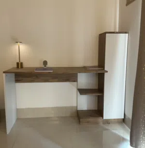طاولة مكتب دراسية