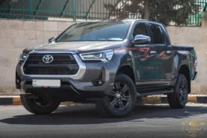 Toyota Hilux 2023  البكب وارد و كفالة الوكيل و قطع مسافة 35,000 كيلو متر