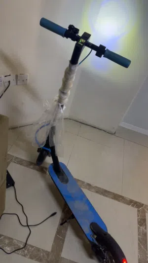 سكوتر كهربائي جديد ونضيف