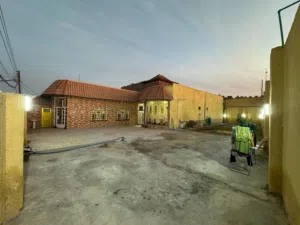 2 Bedrooms . 3 Bathrooms . 300 m21