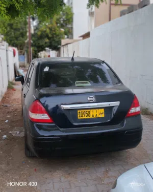 Nissan tida 2009