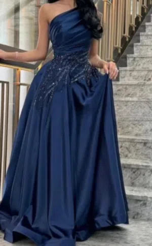 فستانين سهره قياس xs للبيع كل واحد سعره 900 شيقل