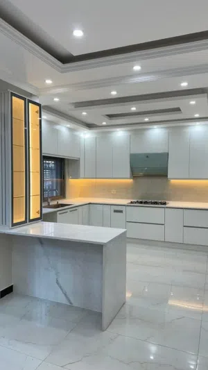 مطابخ المنيوم مطابخ خشب جميع انواع المطابخ لامنيت  جرانيت ومجله وشفاط جميع الألوان والانواع