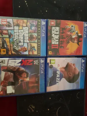 4 سيديات بلاي ستيشن 4 و يزبط على ال 5  فيفا 2022/ردد ردمشن2/GTA5/WWE2025