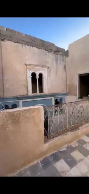 منزل ملك اتري نظام القواس ربي يبارك مساحته فوق 400متر وحدة من ديار فيها مدخنة ربي يبارك ديار كبار